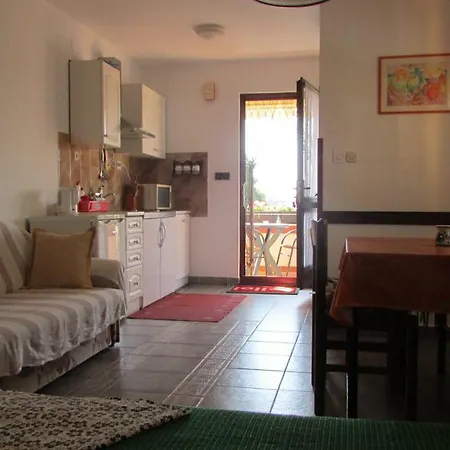Petunia Apartment *